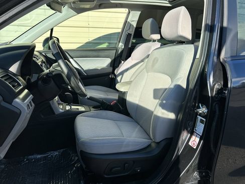 Used 2017 Subaru Forester 2.5i Premium image 11