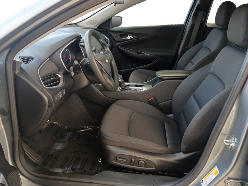 Used 2024 Chevrolet Malibu LT FWD image 19