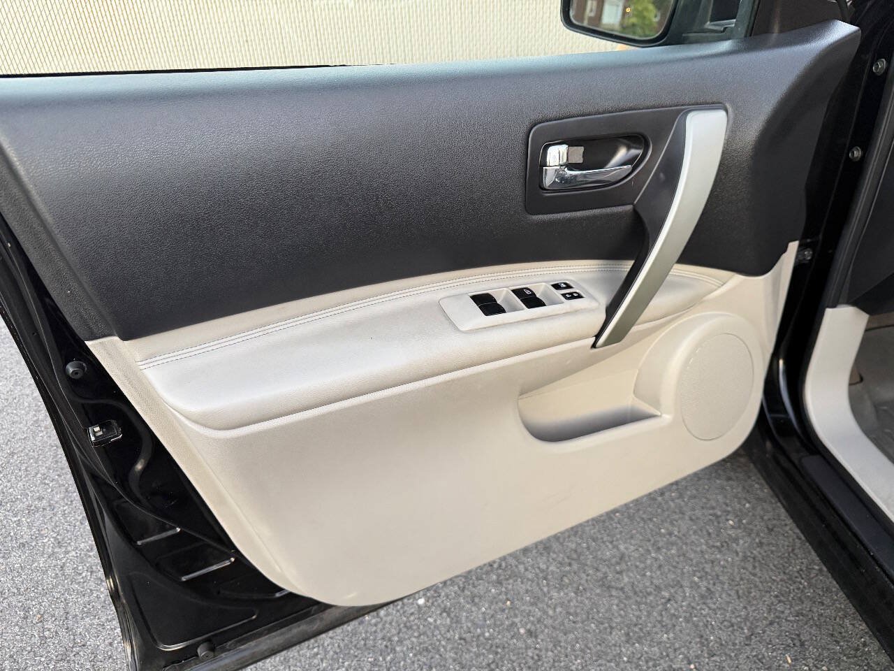 Used 2013 Nissan Rogue SL AWD/4WD image 9
