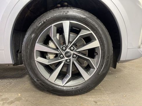 Used 2023 Audi Q5 2.0T Premium w/ Convenience Package image 11