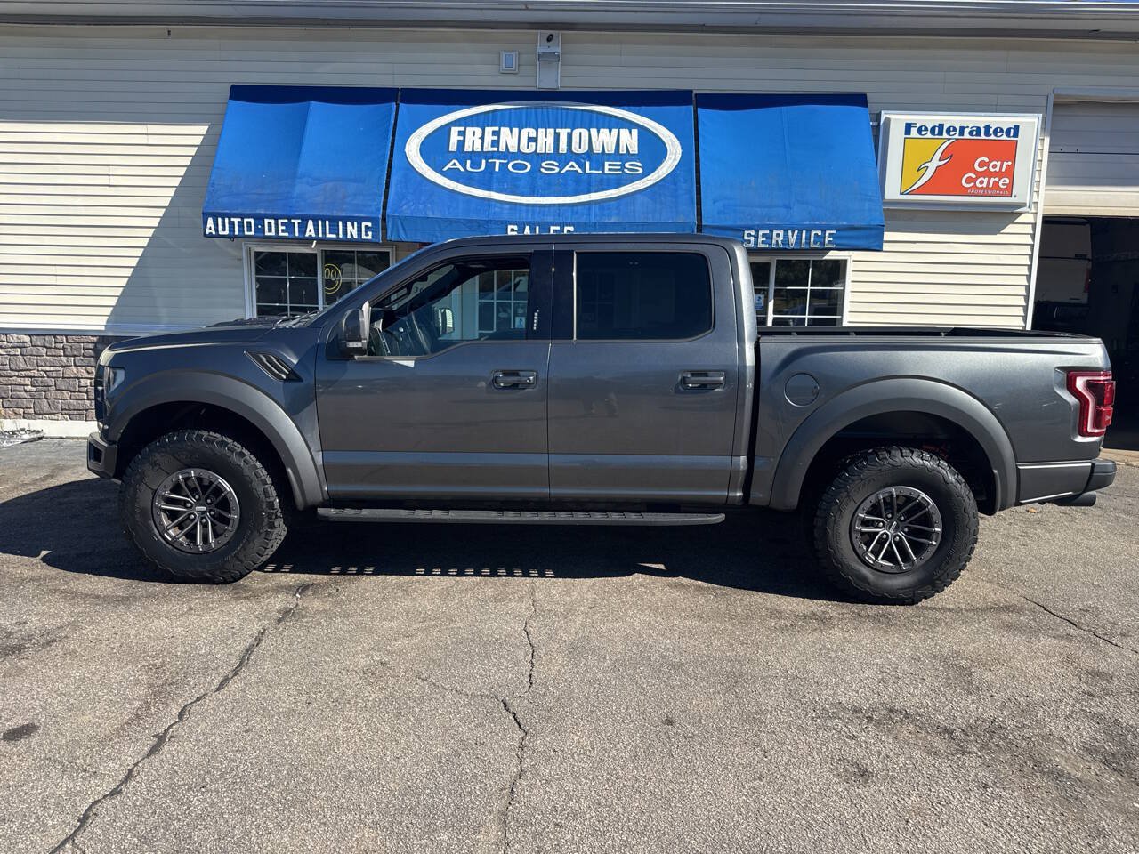 Used 2019 Ford F150 Raptor w/ Equipment Group 802A Luxury AWD/4WD image 1