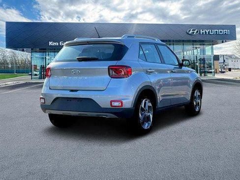 New 2025 Hyundai Venue SEL image 7