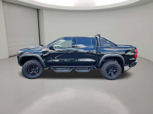 New 2026 Chevrolet Colorado ZR2 w/ Midnight Edition AWD/4WD image 4
