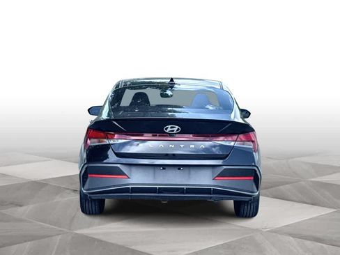 Used 2025 Hyundai Elantra Sport w/ Cargo Package FWD image 7