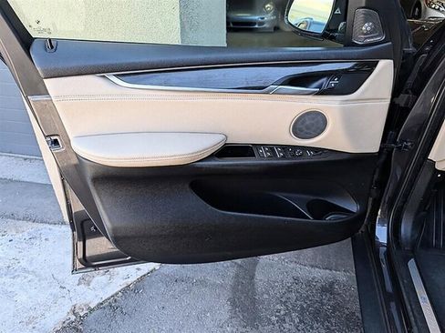 Used 2018 BMW X5 xDrive40e AWD/4WD image 18