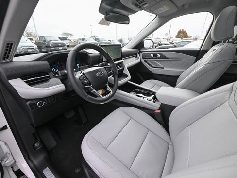 New 2026 Ford Explorer Platinum w/ LUX Leather Package image 16