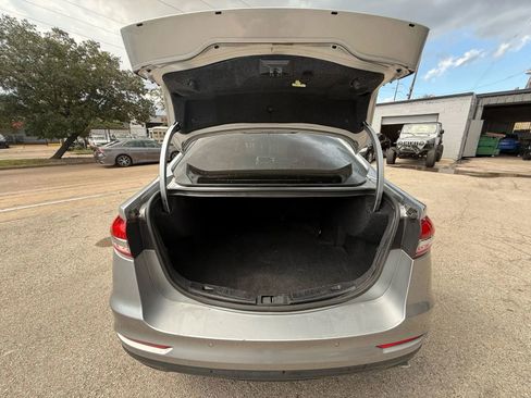 Used 2020 Ford Fusion SE FWD image 23