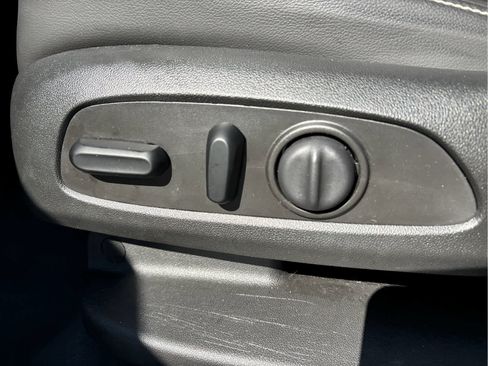 Certified 2023 GMC Acadia SLT w/ Elevation Edition image 9