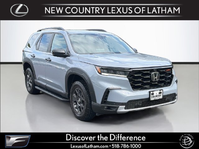 Used 2023 Honda Pilot TrailSport image 1