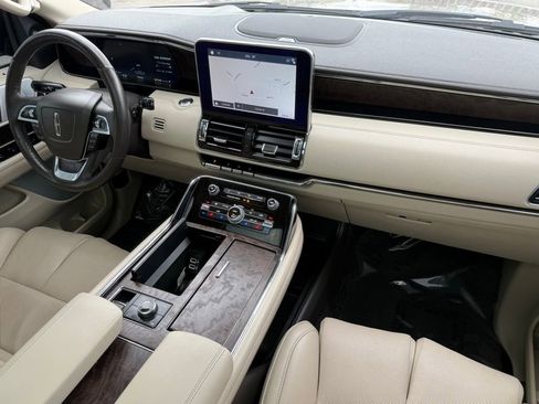 Used 2019 Lincoln Navigator Reserve AWD/4WD image 32