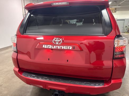 Used 2024 Toyota 4Runner SR5 AWD/4WD image 4