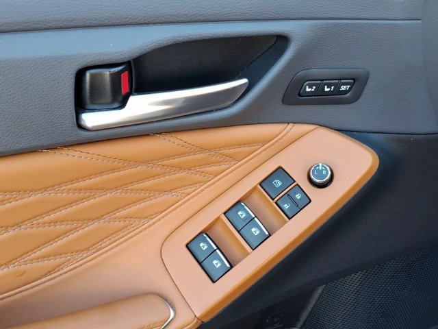 Used 2019 Toyota Avalon Limited w/ All Weather Liner Package FWD image 15
