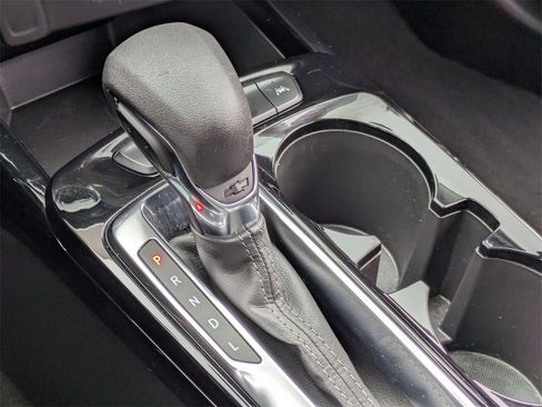 Used 2025 Chevrolet Trax LT w/ LT Convenience Package image 23