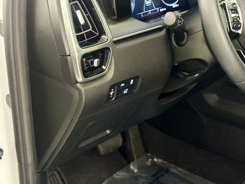 Used 2023 Kia Sorento SX AWD/4WD image 10