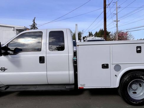 Used 2015 Ford F350 XLT image 2