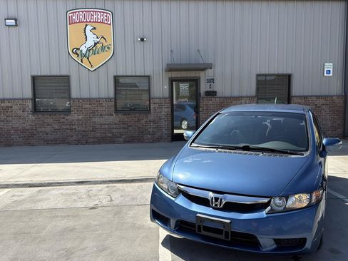 Used 2010 Honda Civic Hybrid Sedan image 4