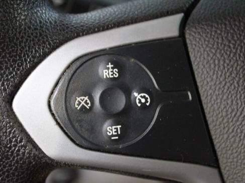 Used 2015 GMC Canyon 2WD Crew Cab w/ Convenience Package image 16