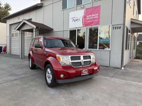 Used 2008 Dodge Nitro SXT image 2