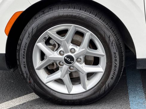 Used 2023 Kia Soul LX w/ LX Technology Package image 29