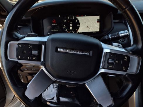 Used 2022 Land Rover Discovery S R-Dynamic image 9