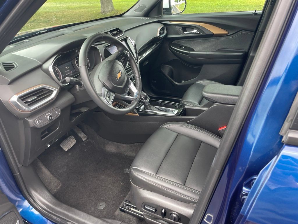 Used 2022 Chevrolet TrailBlazer ACTIV w/ Sun and Liftgate Package AWD/4WD image 9