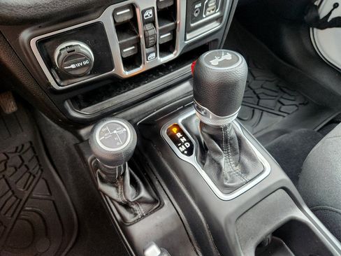 Used 2025 Jeep Wrangler Unlimited Sport S 4xe w/ Convenience Group AWD/4WD image 39