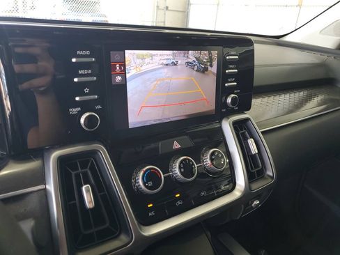 Used 2023 Kia Sorento LX FWD image 28