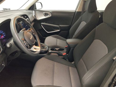 Used 2022 Kia Soul LX FWD image 17