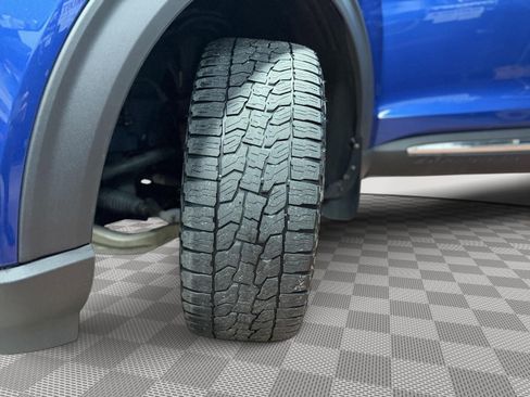 Used 2020 Ford Explorer XLT w/ Equipment Group 202A image 19