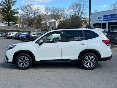 Used 2022 Subaru Forester Premium image 11