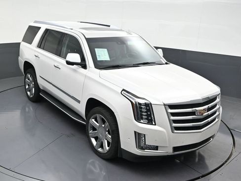 Used 2019 Cadillac Escalade Luxury RWD image 22