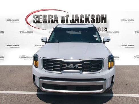 Used 2024 Kia Telluride S w/ S Sunroof Package FWD image 3