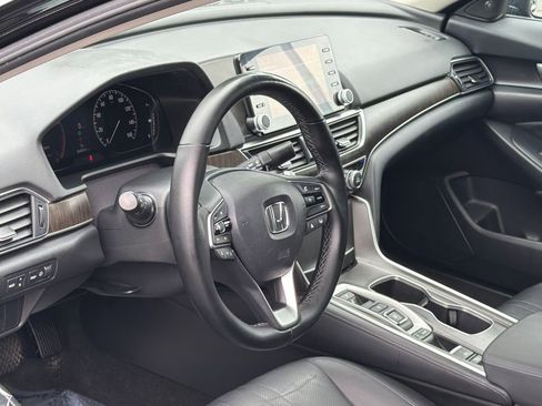 Used 2022 Honda Accord Touring image 12