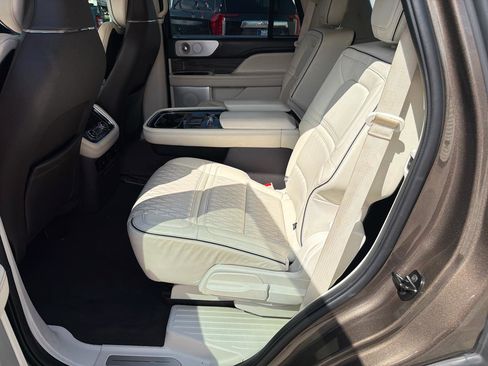 Used 2020 Lincoln Navigator Black Label w/ Cargo Convenience Package AWD/4WD image 22