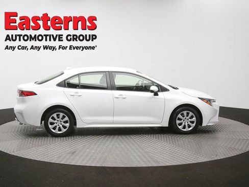 Used 2022 Toyota Corolla LE FWD image 44