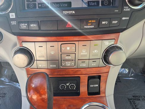Used 2009 Toyota Highlander Limited AWD/4WD image 35