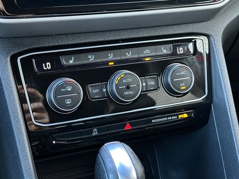 Used 2022 Volkswagen Atlas Cross Sport SE image 20