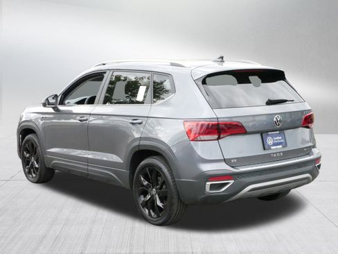Certified 2022 Volkswagen Taos SE image 5