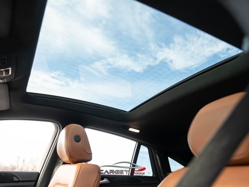 Used 2019 Mercedes-Benz GLE 43 AMG 4MATIC w/ Premium 3 Package image 41