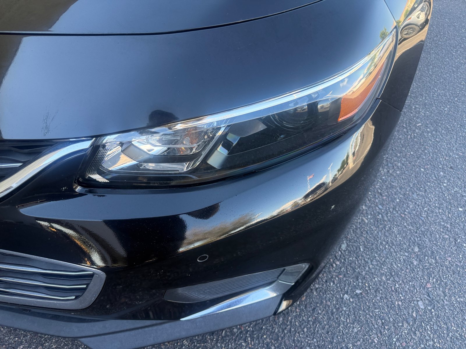 Used 2018 Chevrolet Malibu Hybrid w/ Leather Package FWD image 9