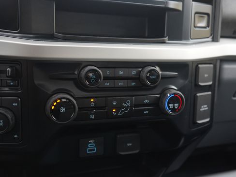 Used 2024 Ford F250 XLT AWD/4WD image 21