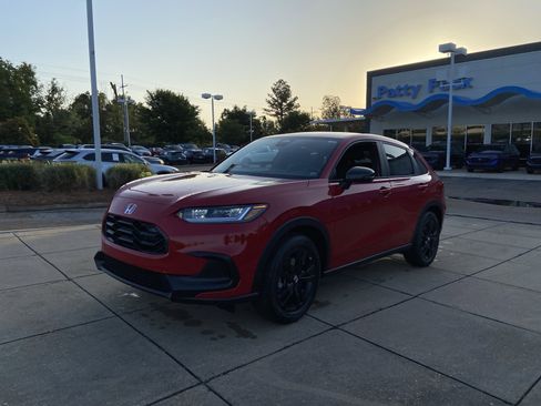 New 2027 Honda HR-V Sport image 4