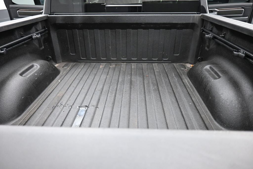 Used 2019 RAM 1500 Laramie AWD/4WD image 16