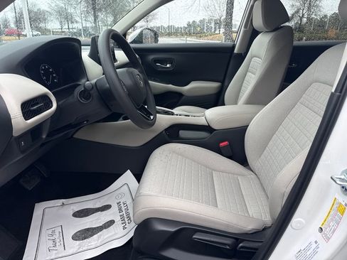 New 2026 Honda HR-V LX image 11