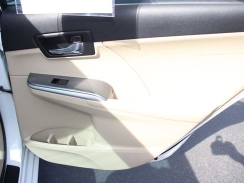 Used 2014 Toyota Camry XLE w/ Leather Package FWD image 23