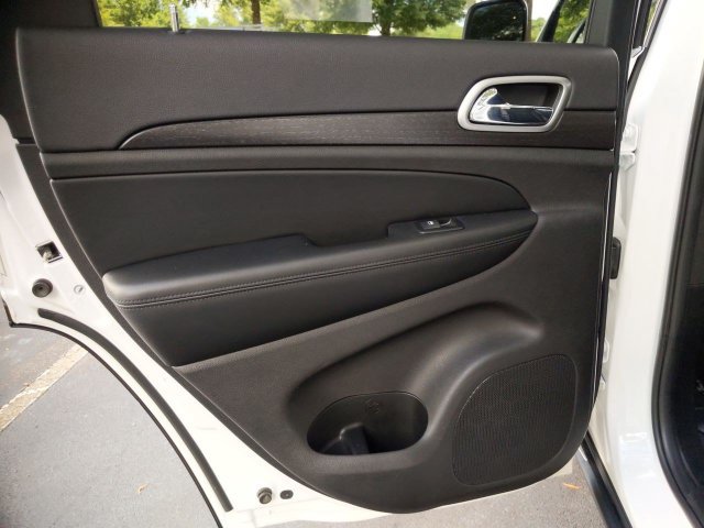 Certified 2018 Jeep Grand Cherokee Laredo RWD image 27