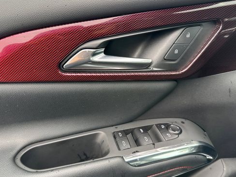 Used 2025 Chevrolet Traverse Z71 image 12