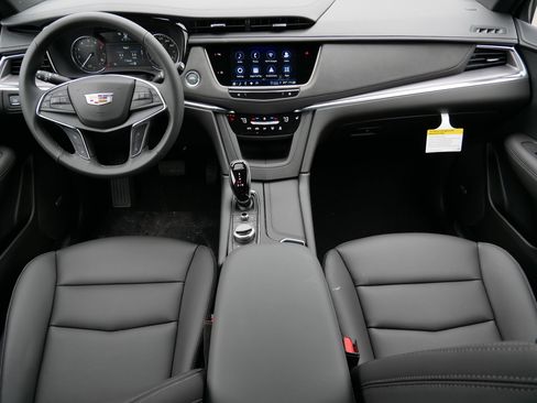Used 2026 Cadillac XT5 Luxury w/ LPO, Floor Liner Package AWD/4WD image 10