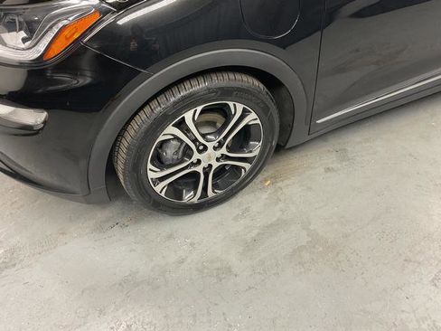 Used 2021 Chevrolet Bolt Premier w/ Infotainment Package image 6