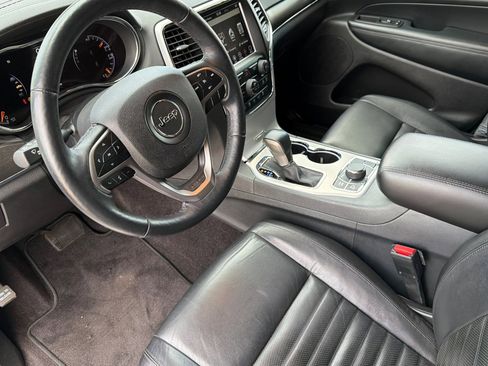 Used 2018 Jeep Grand Cherokee Limited image 11